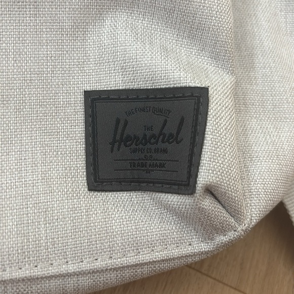 Herschel Supply Company Gray Waist Bag - Picture 2 of 3